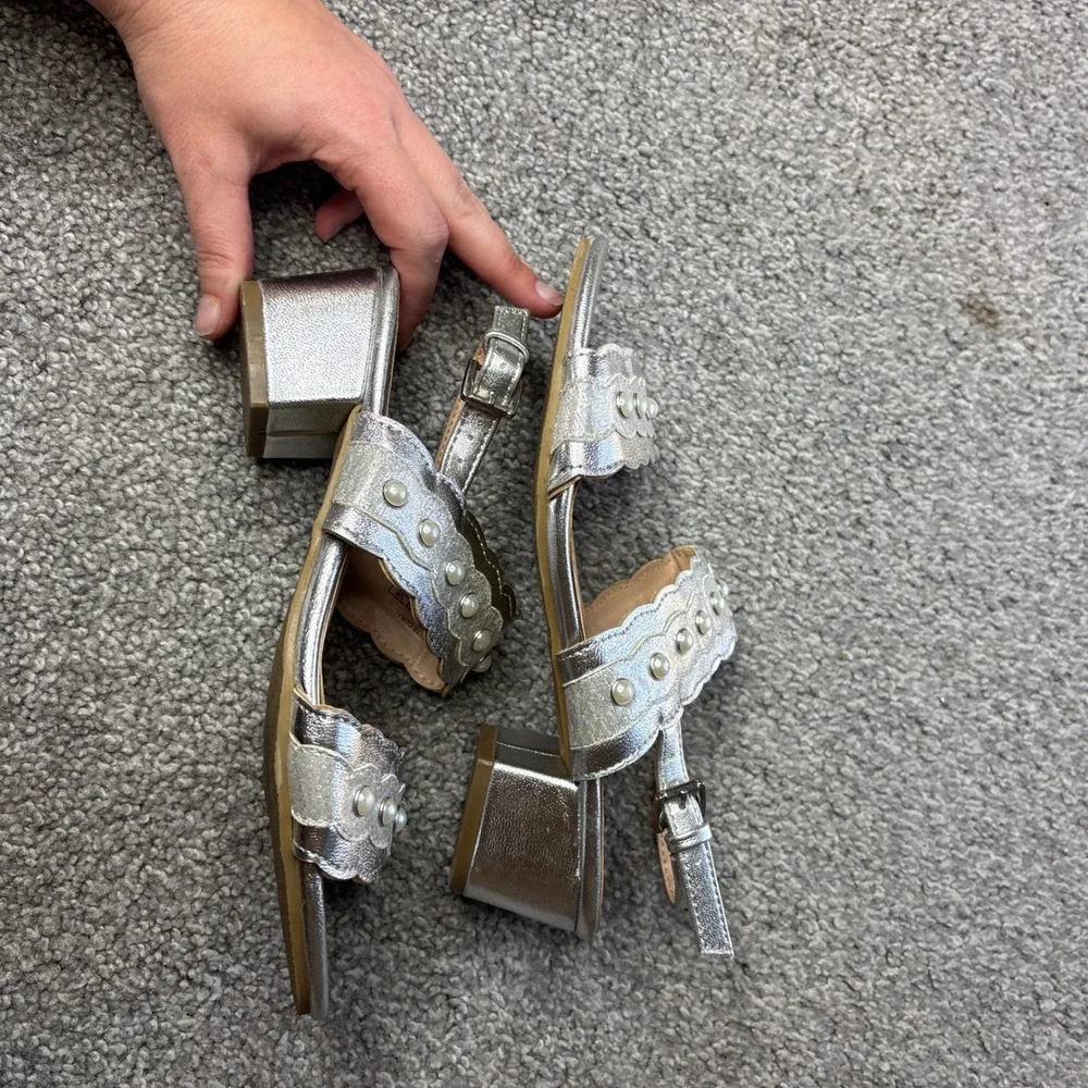 Sam Edelman sandals girls 3 Silver Scalloped Pearl Block Heel Metallic‎ spring
